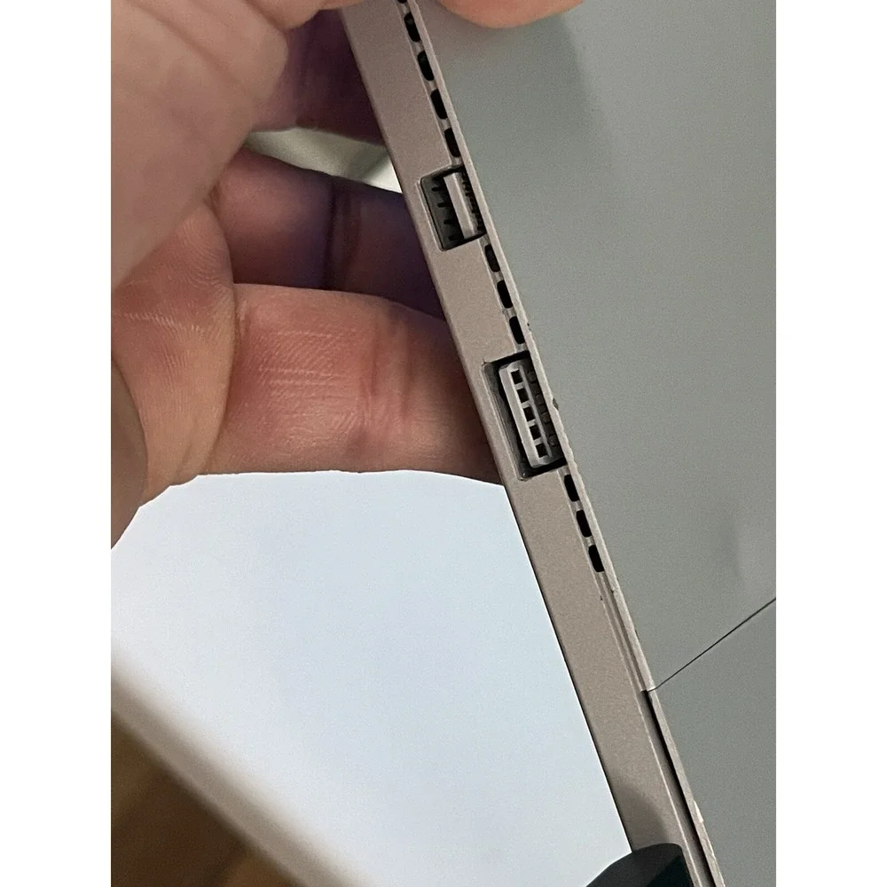 Microsoft Surface Pro 4 - i5 - 4GB RAM - 128GB SSD - 12.3